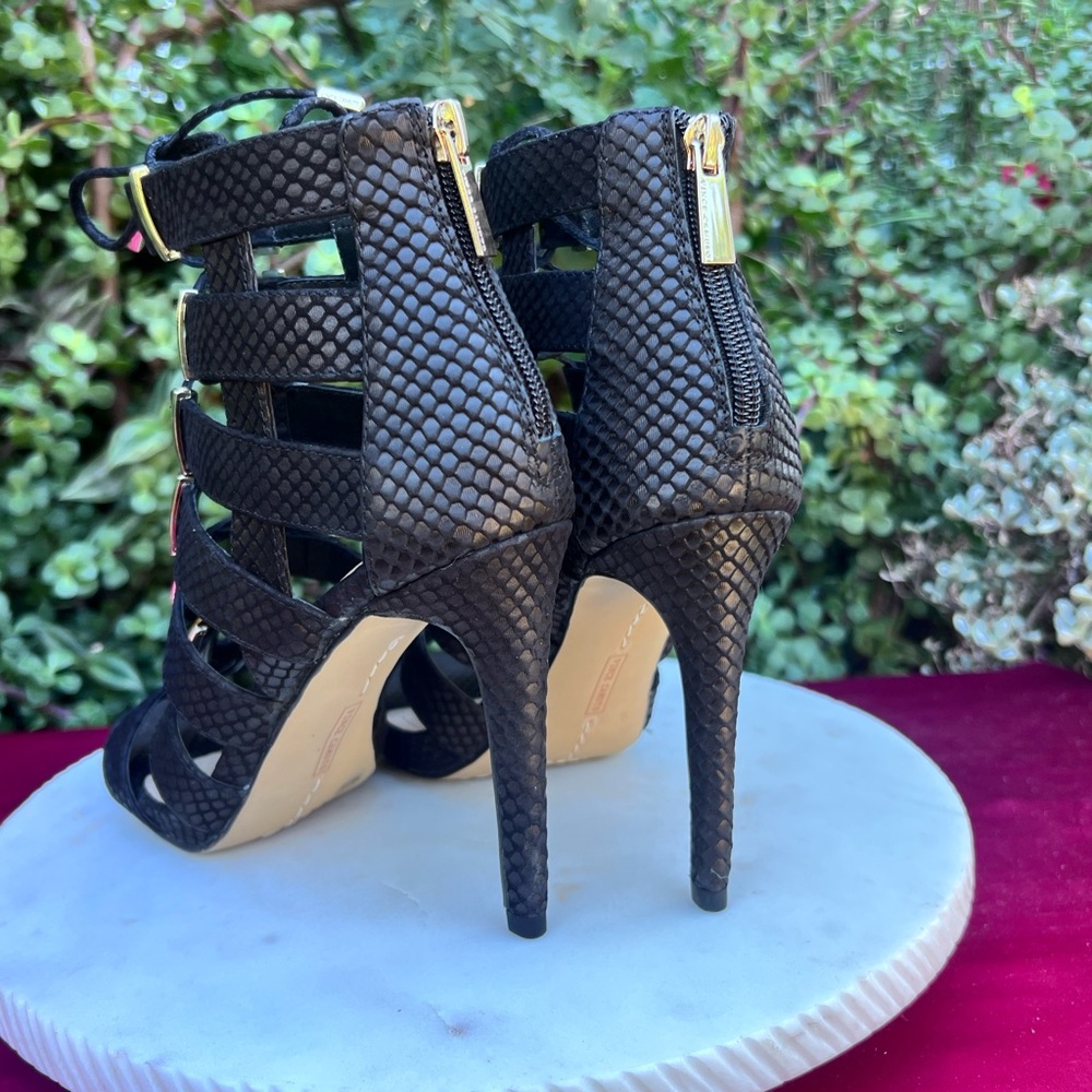 Vince Camuto 🌸New🌸Black Gold Heels Pumps - Picture 2 of 15